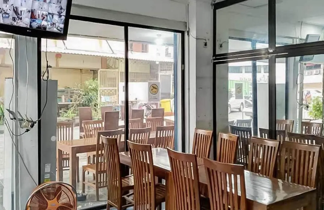 SAS Guest House Mitra RedDoorz At Darmo Park 2 Surabaya-1